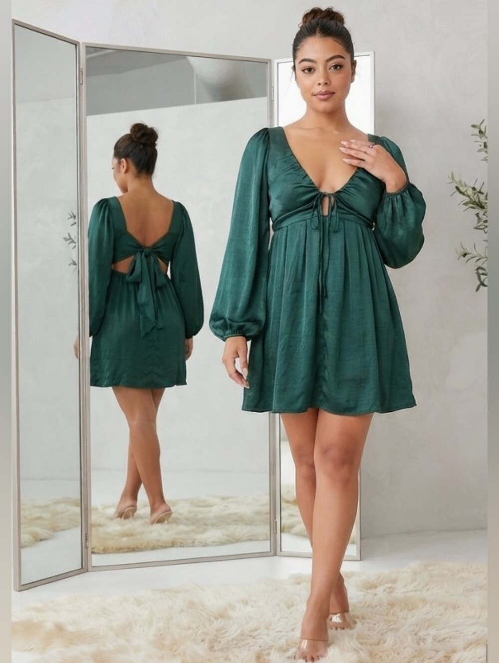 Lulus Emerald Green Satin Tie Back Babydoll Dress - Small / Robe verte satin NWT